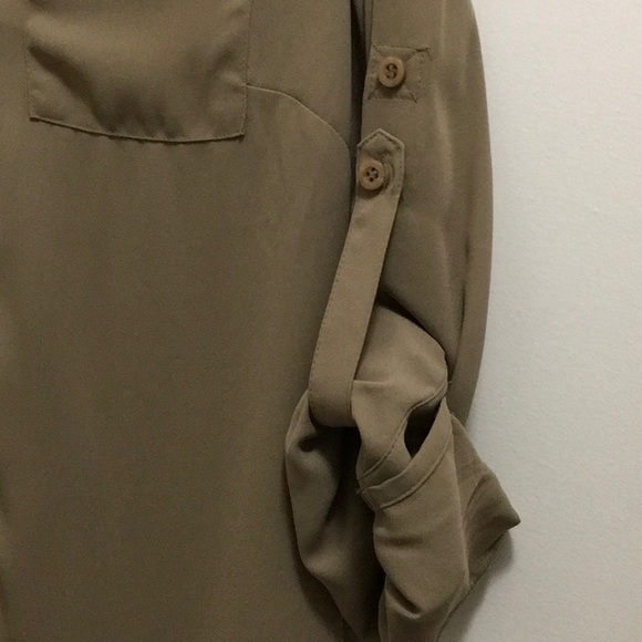 NWT New York & Company Tan Blouse Size S - Picture 4 of 11